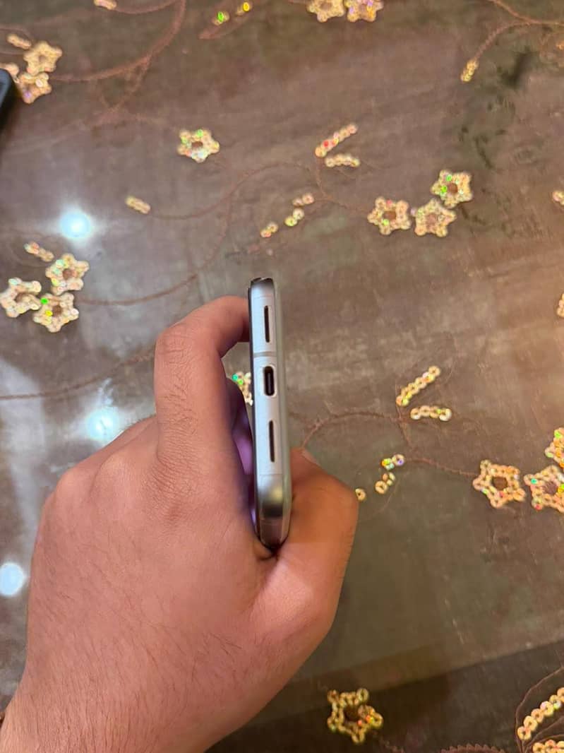 Google Pixel 8 11