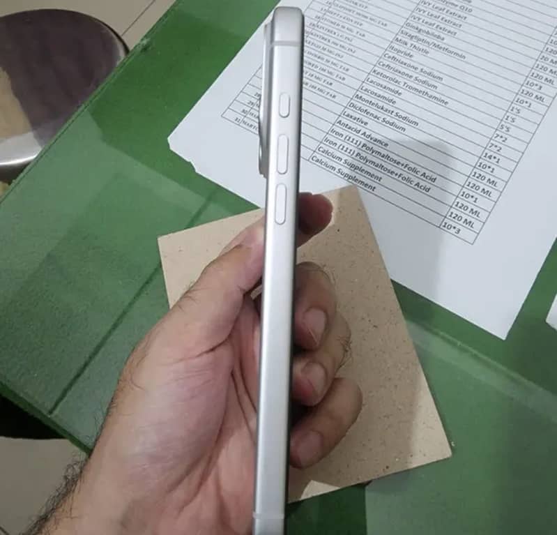 Apple iPhone 17 Pro Max 0