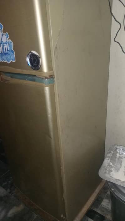 dawlance 10 cub new condition good working arjent sale