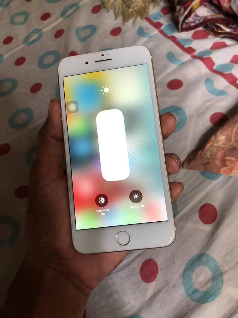Apple iPhone 7 Plus 0