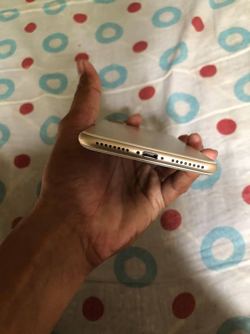 Apple iPhone 7 Plus 14