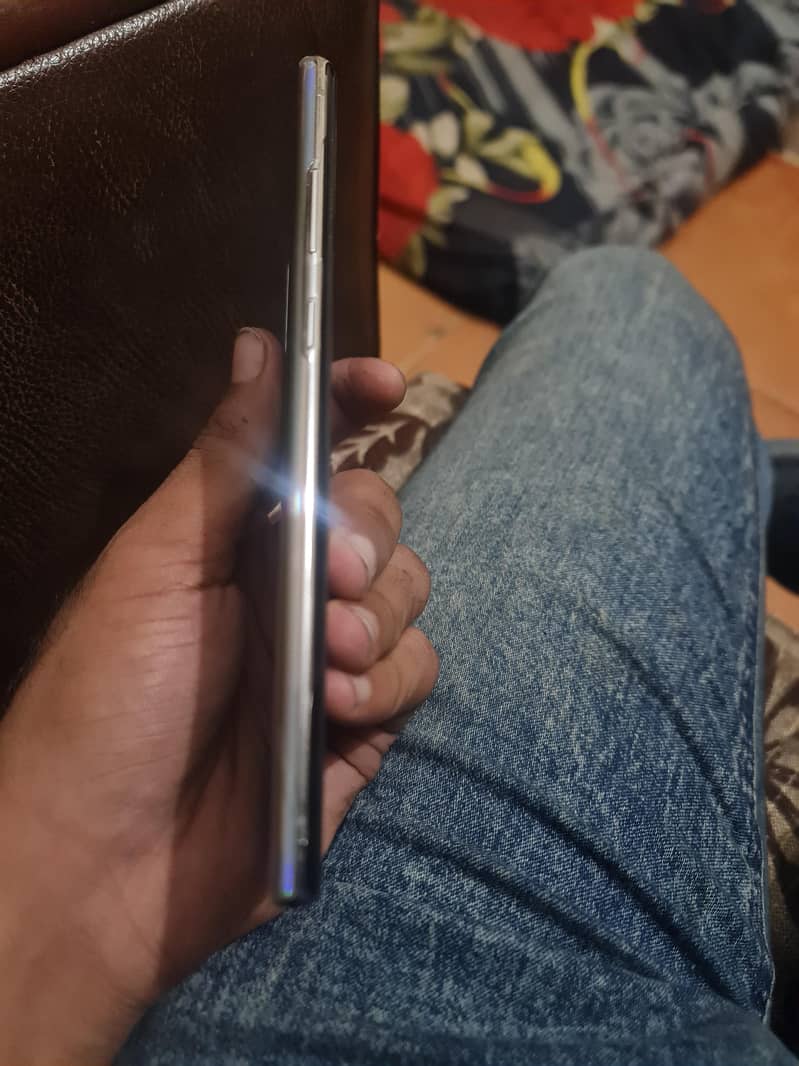 Samsung Mobile Note 10 Plus 2