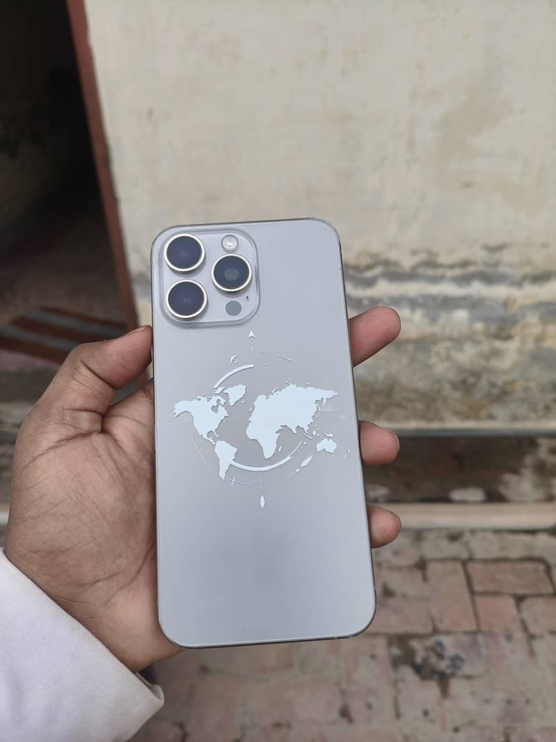 Apple iPhone 15 Pro Max 0