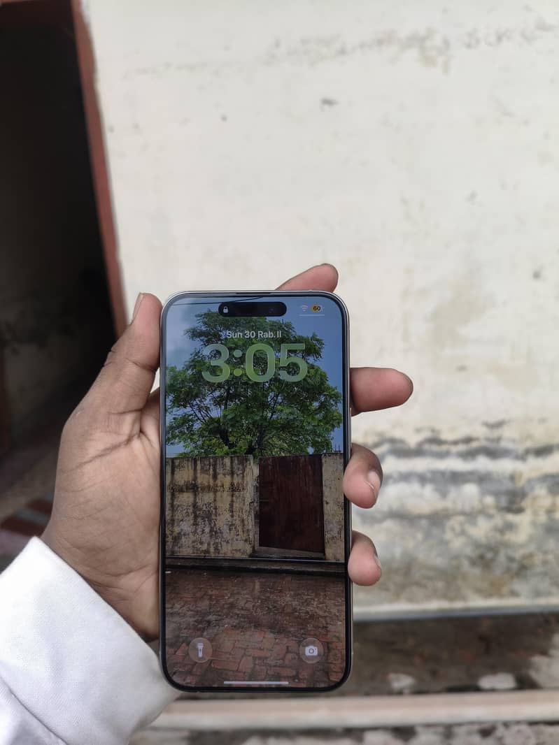 Apple iPhone 15 Pro Max 2