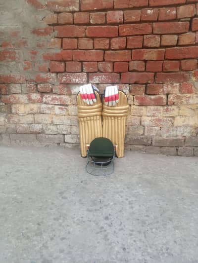 cricket kit ha bohut achi quality ha 9/10 condition