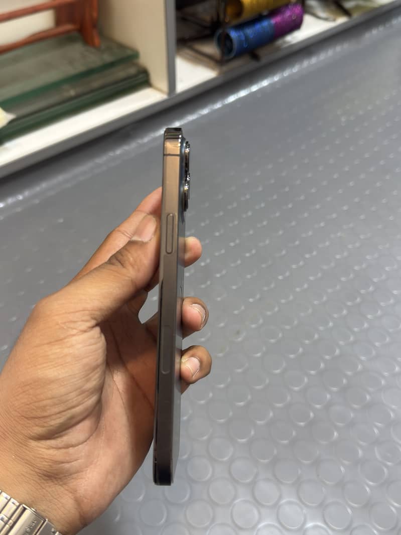 Apple iPhone 13 Pro Max 3