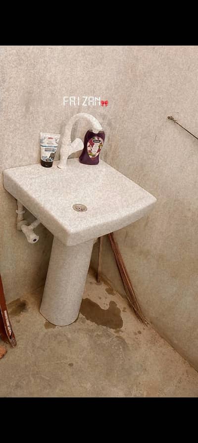 wash besan white 1 month used he bas