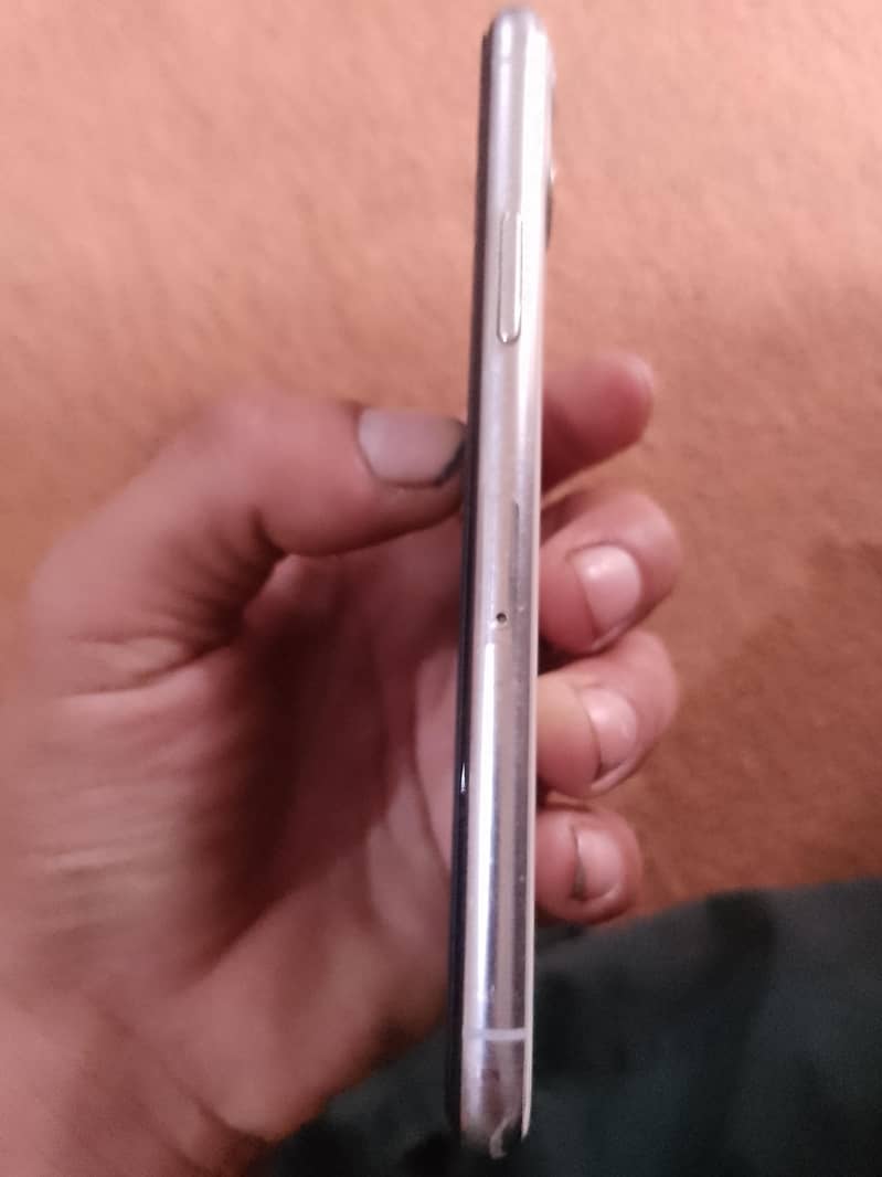 Apple iPhone 11 Pro 5