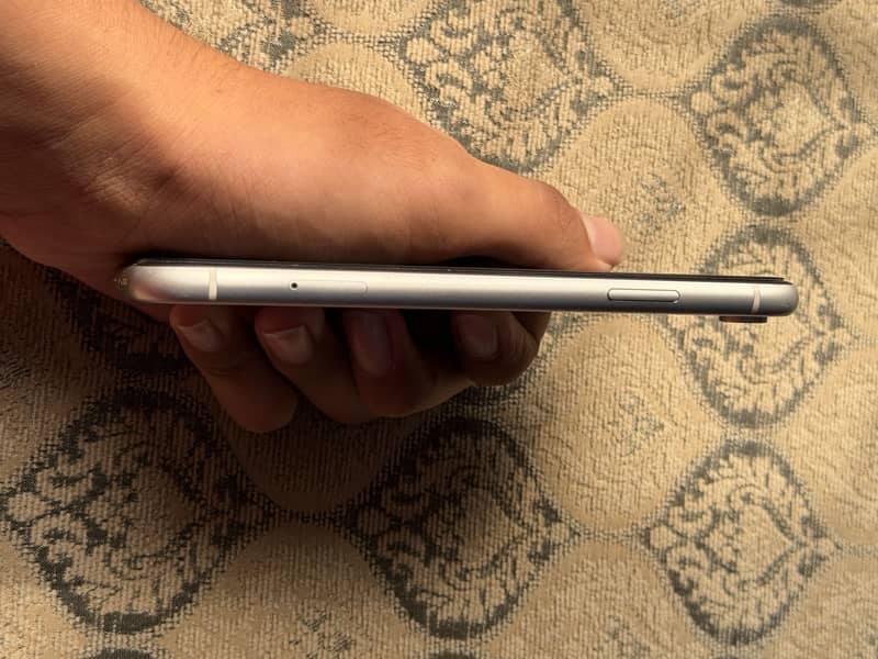 Apple iPhone XR 3