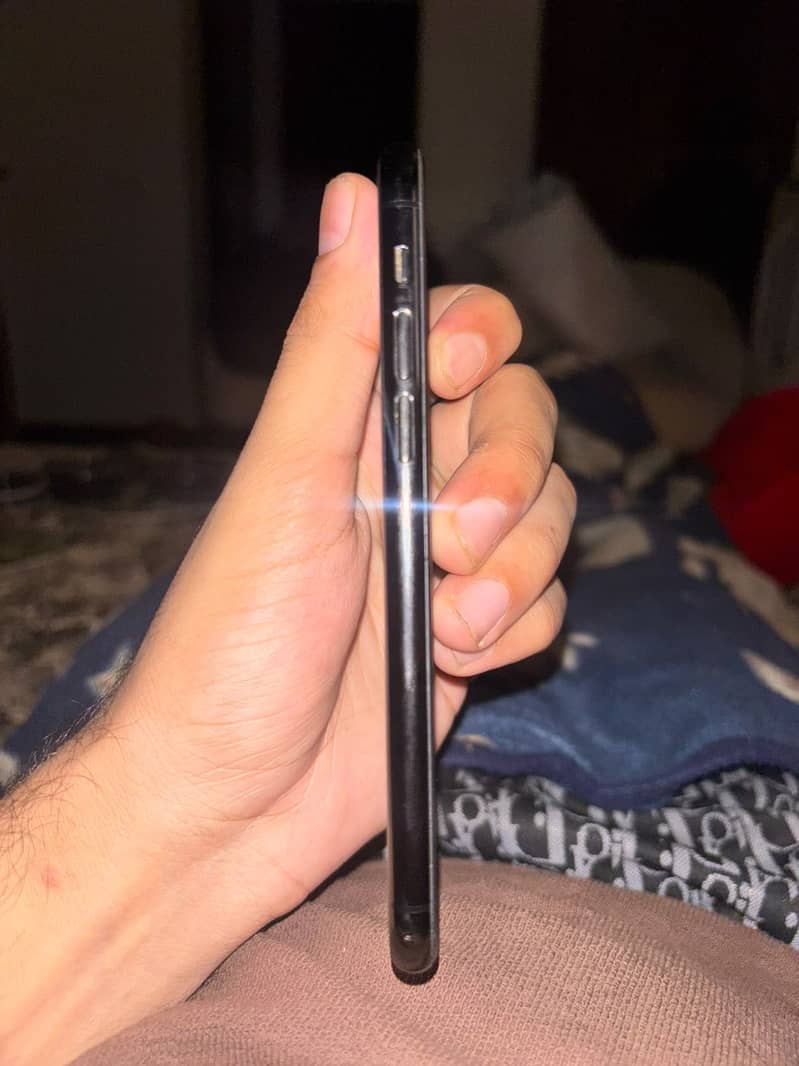 Apple iPhone 11 Pro 0