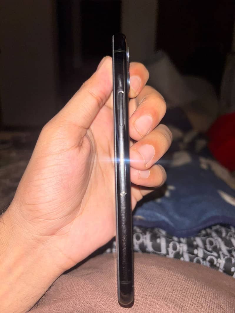 Apple iPhone 11 Pro 3