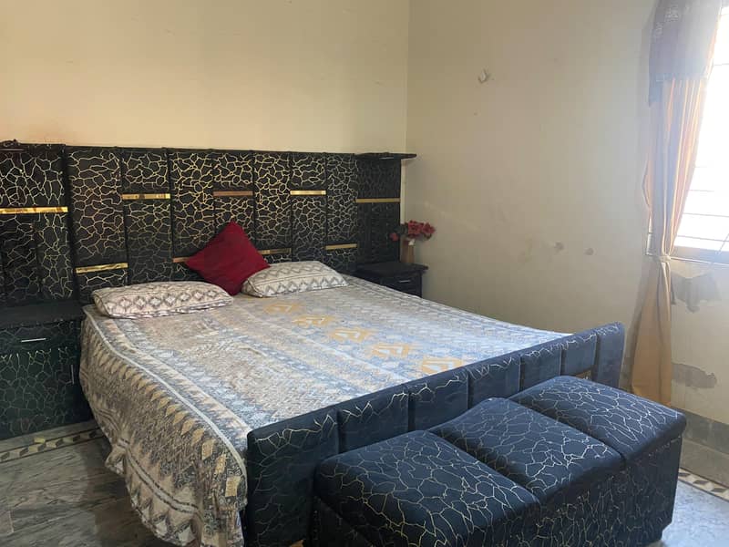 KING SIZED UNIQUE DESIGN BED SET 2