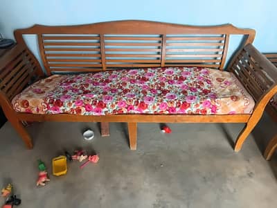 Using Old Sofa Set Needs to repair