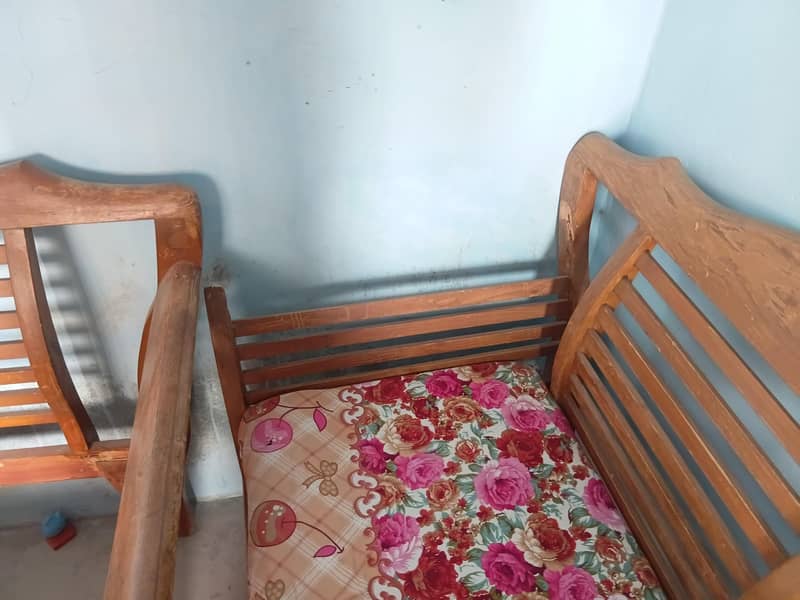 Using Old Sofa Set Needs to repair 1