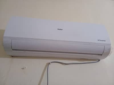 Haier 1.5 ton inverter heat n cool just 4 months used excellent