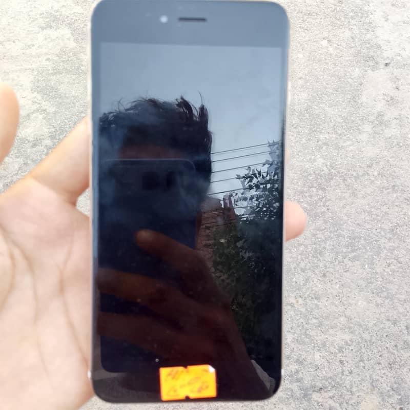 Apple iPhone 6s Plus 1
