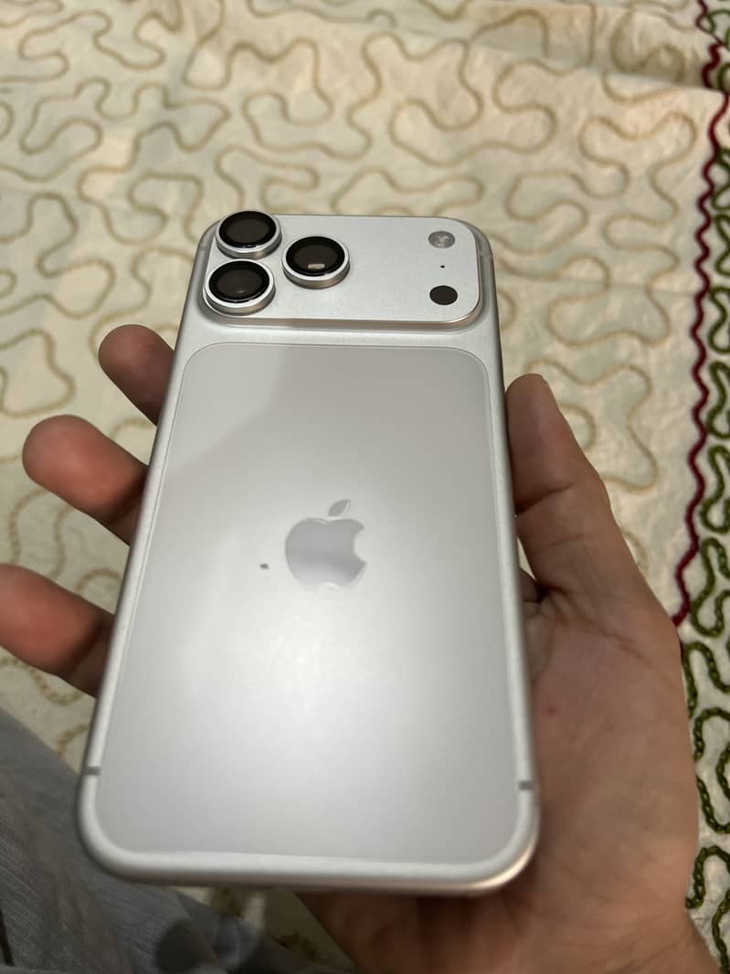 IPhone 17 Pro Max 5