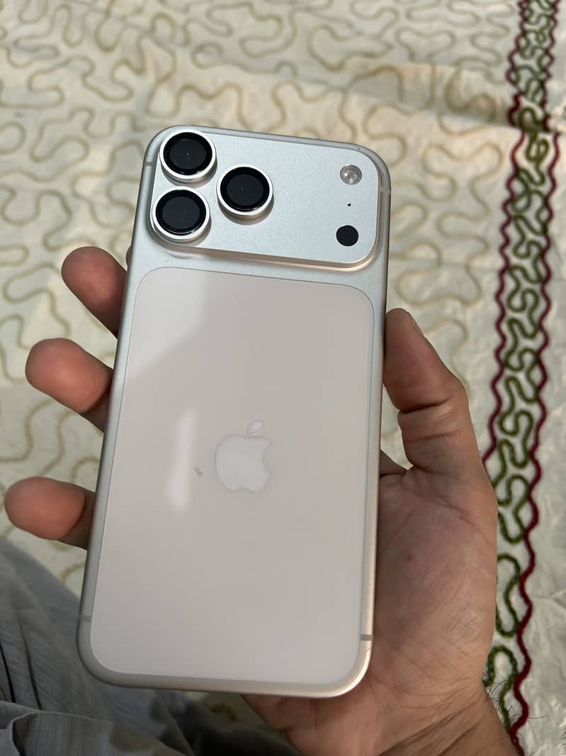 IPhone 17 Pro Max 6