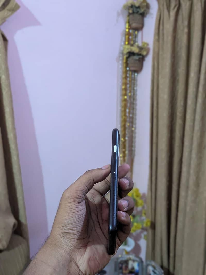 Google Pixel 4 3