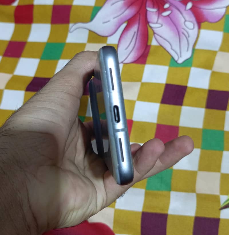 Google Pixel 8 3