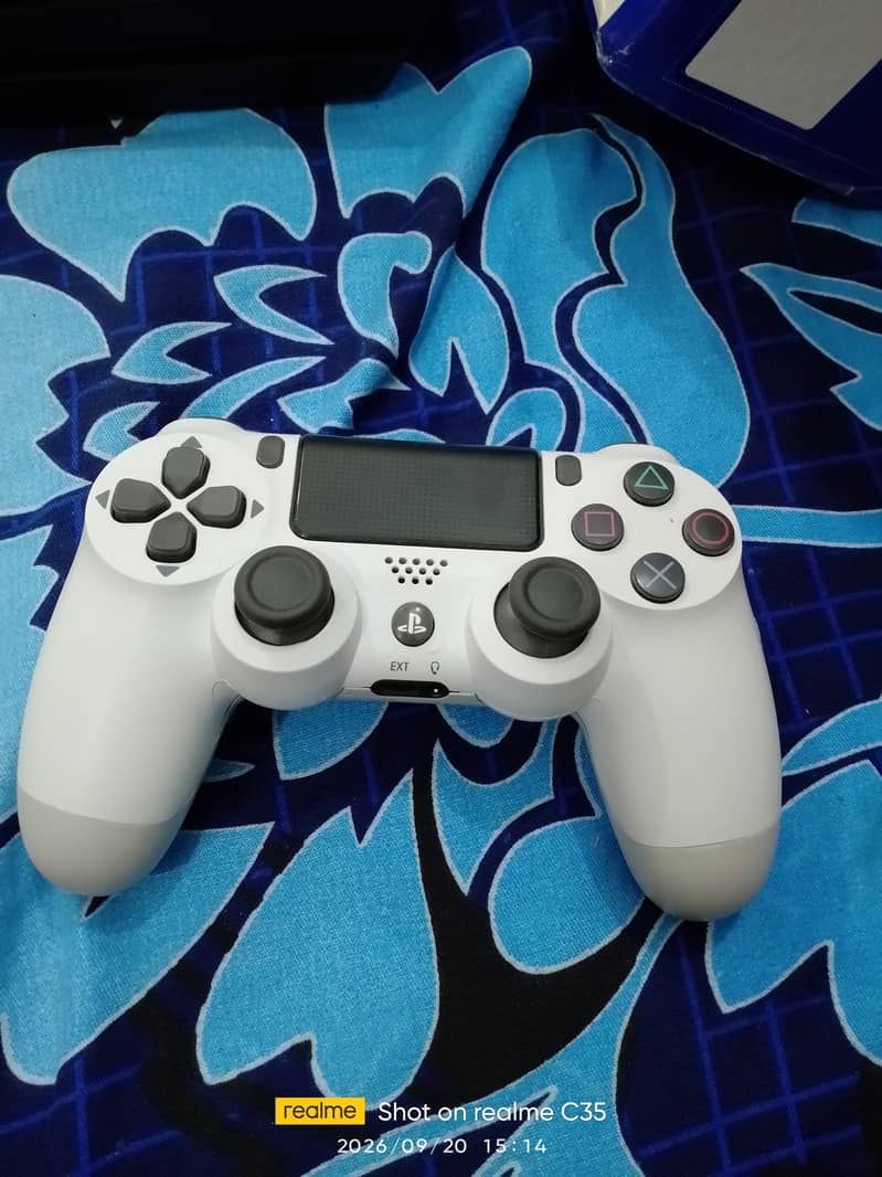 PS4 Pro 2TB with 2 controllers 8