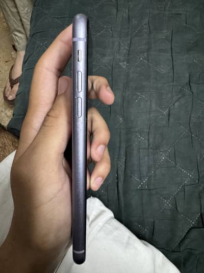 Apple iPhone 11