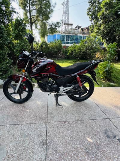 Homda CB 150F . . 2018/2019 model . . Frist owner . . engine pack