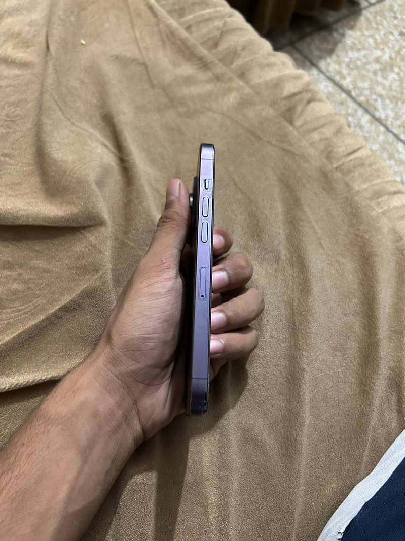 Apple iPhone 14 Pro 2