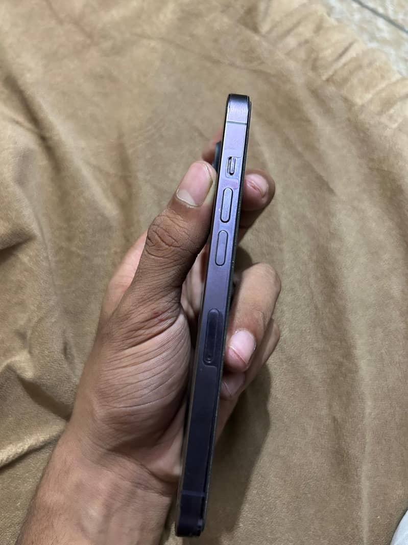 Apple iPhone 14 Pro 4
