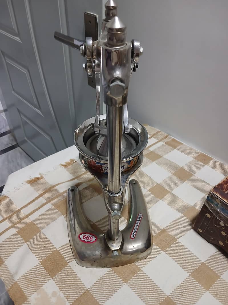 Manual Juice Extract Machine 4