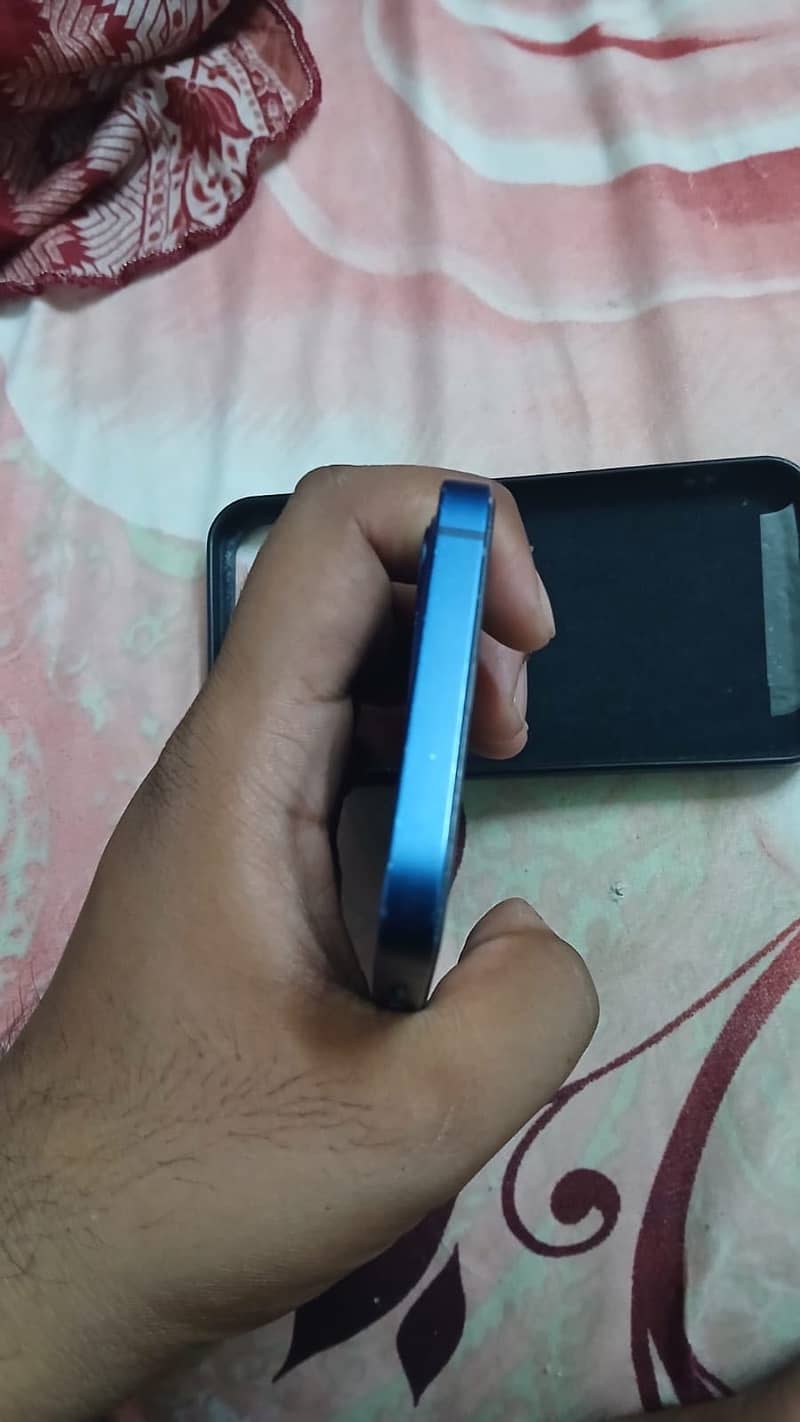 Apple iPhone 12 2