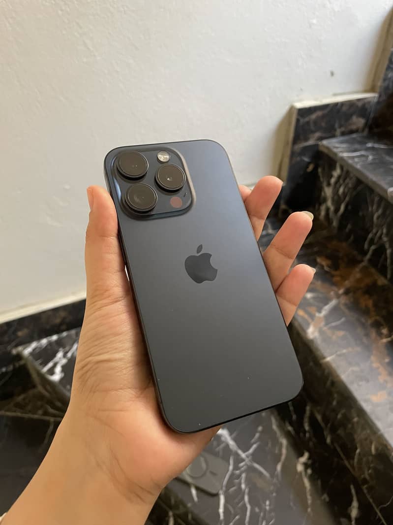 Apple iPhone 15 Pro 4