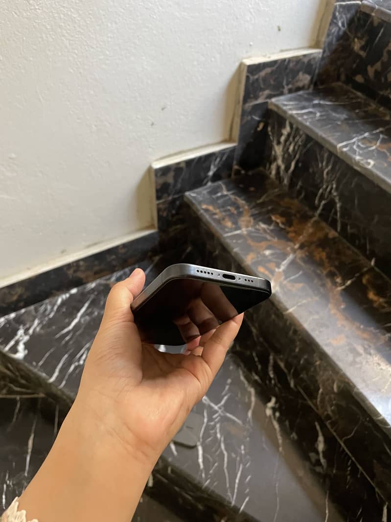 Apple iPhone 15 Pro 6