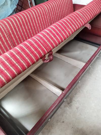 sofa combed and one single seater sofa read full ad carefully b4contct