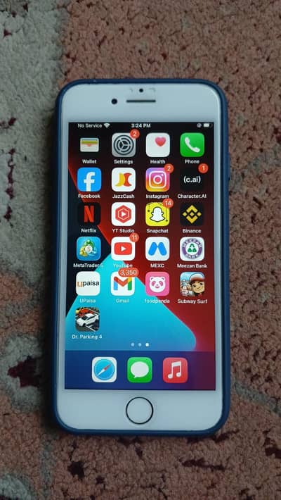 Apple iPhone 7 Mint Condition All ok a Little But Scatch on Screen