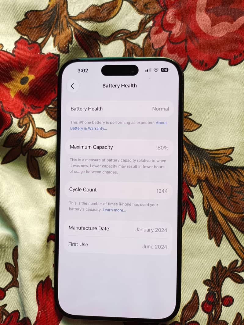 Apple iPhone 15 Pro black titanium 1