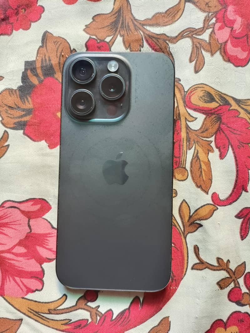Apple iPhone 15 Pro black titanium 5