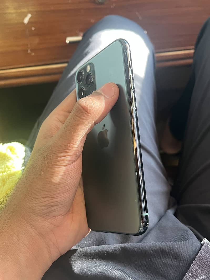 Apple iPhone 11 Pro 1