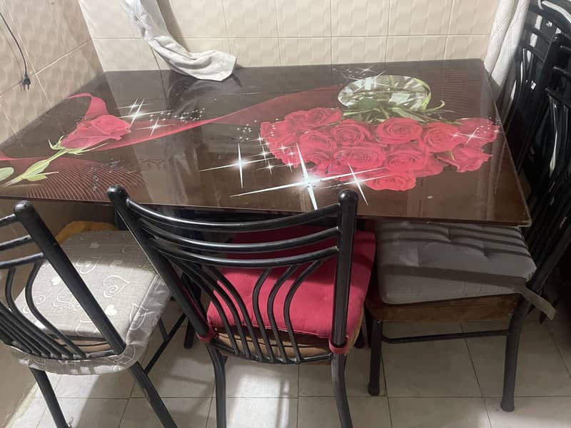 Table with 4 chairs 6
