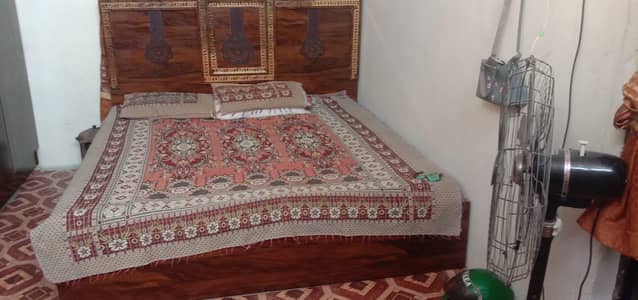 Sirf 4mahine istimal hwa he new furniture he he