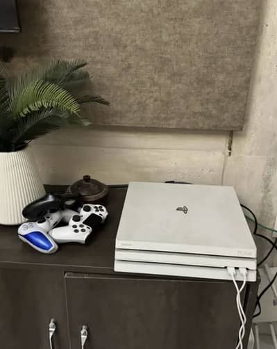PlayStation 4 pro 1TB jailbreak (glacier edition)