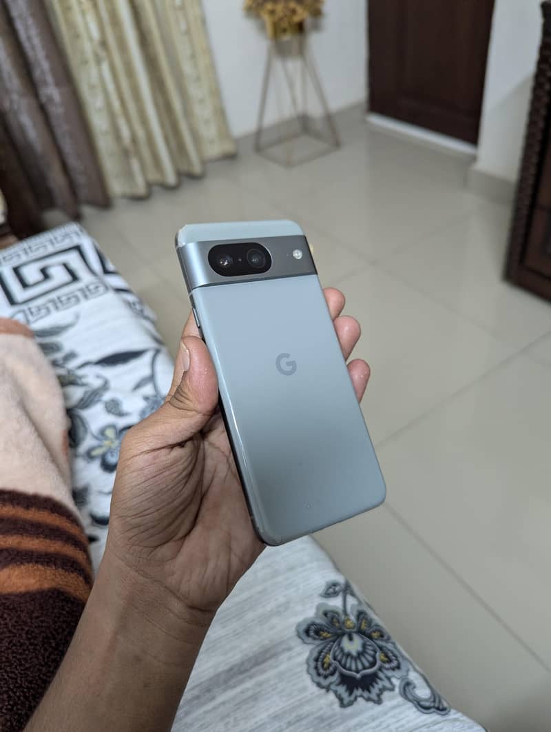 Google Pixel 8 6