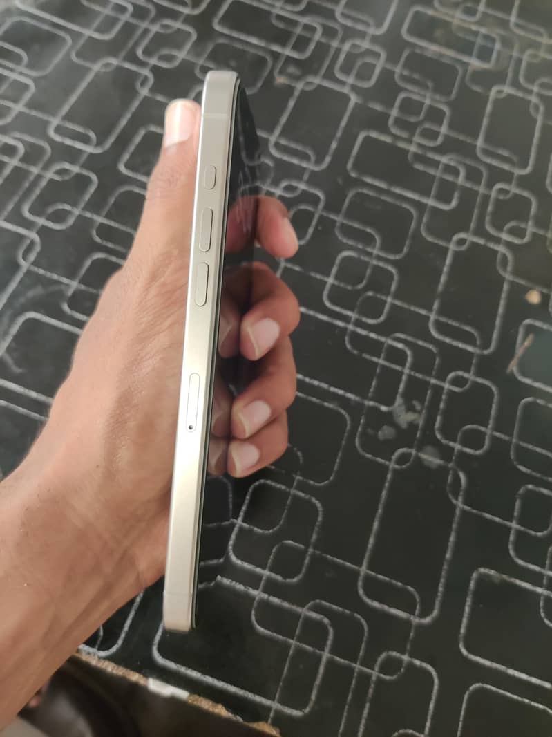 Apple iPhone 15 Pro Max 7