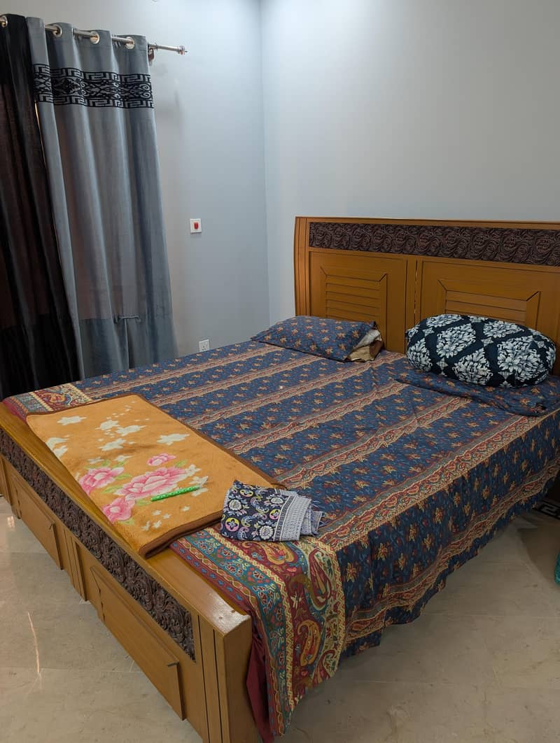 Double bed with matress and dressing table - Beds - 1120341191