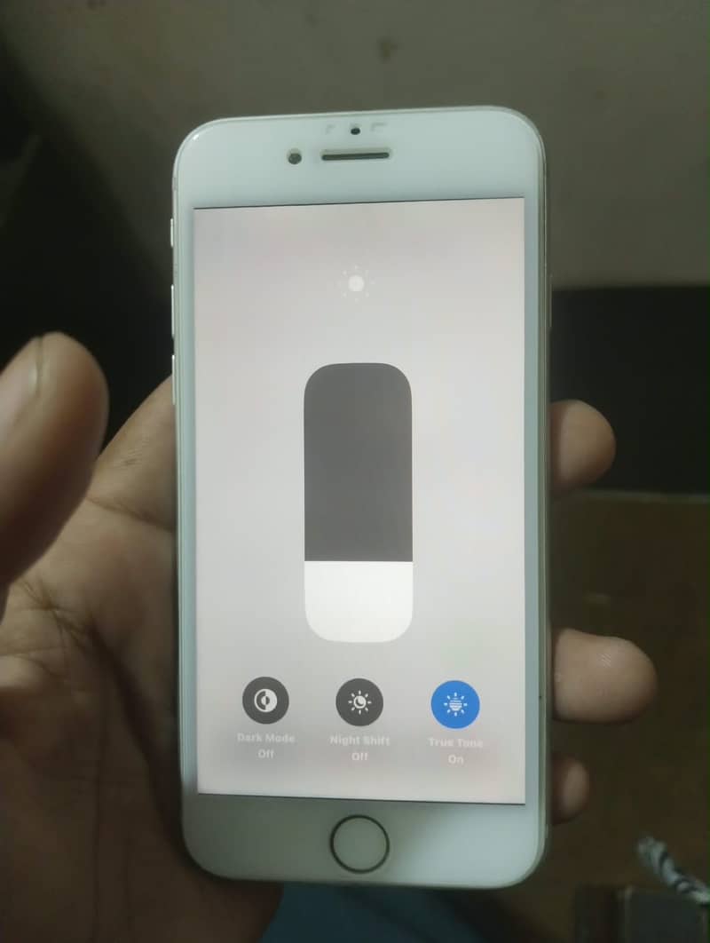Apple iPhone 8 4