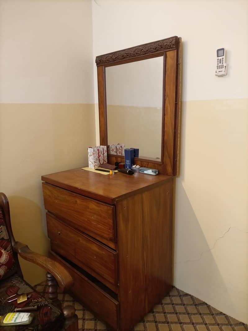 Dressing Table 0