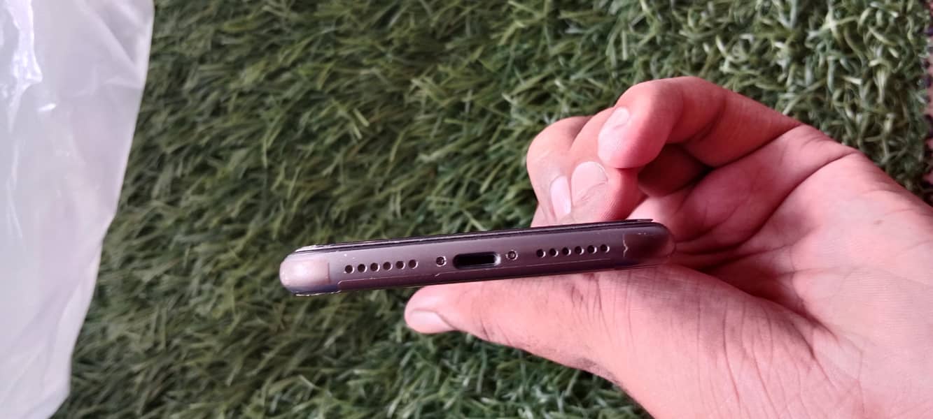 Apple iPhone 11 3