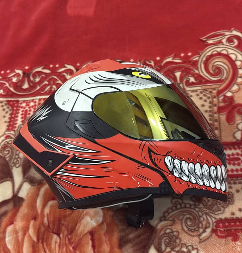 Helmet 0