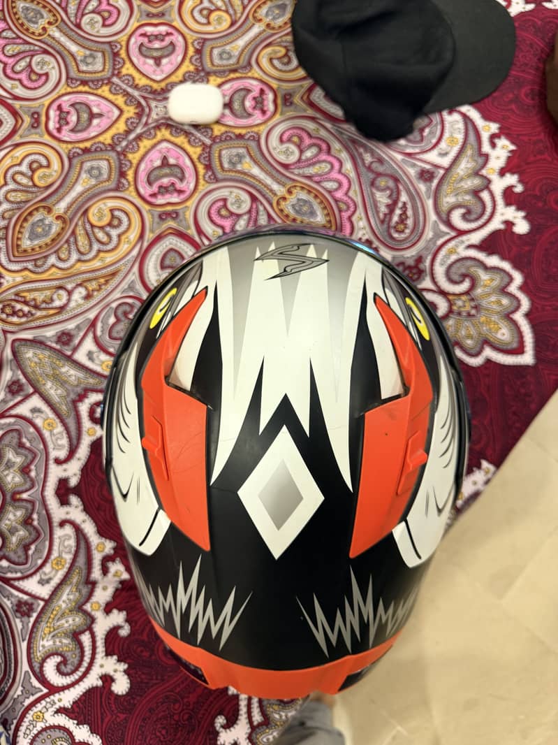 Helmet 5