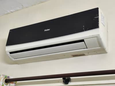 Hair 1 ton split Ac in good condition.